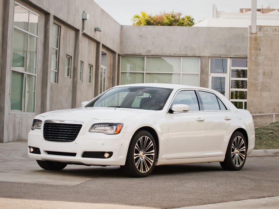  Chrysler 300C S 2011 года  (фото 1 из 10)